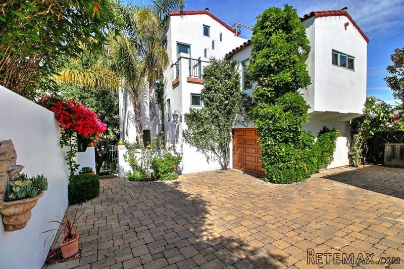 4 bedroom Apartment For Sale: 928 Olive..