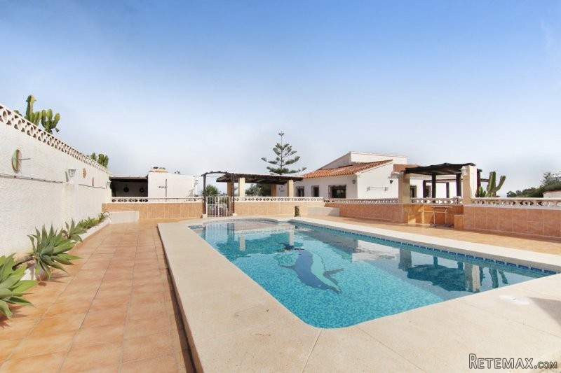 Nice house with stunning sea views