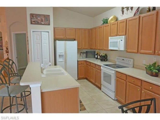3 bedroom Condominium For Sale: Fort.. - 2