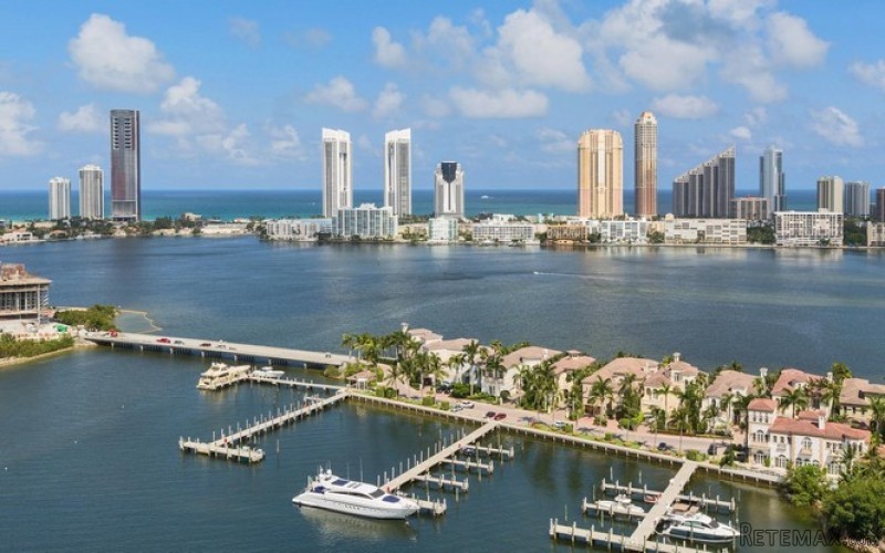 3 bedroom Flat For Sale: 7000 Island..