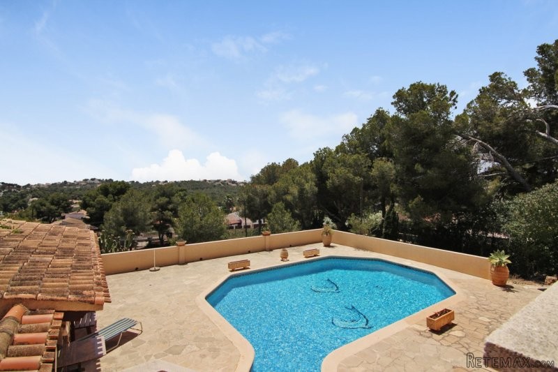 4 - Bedroom villa with spectacular sea..