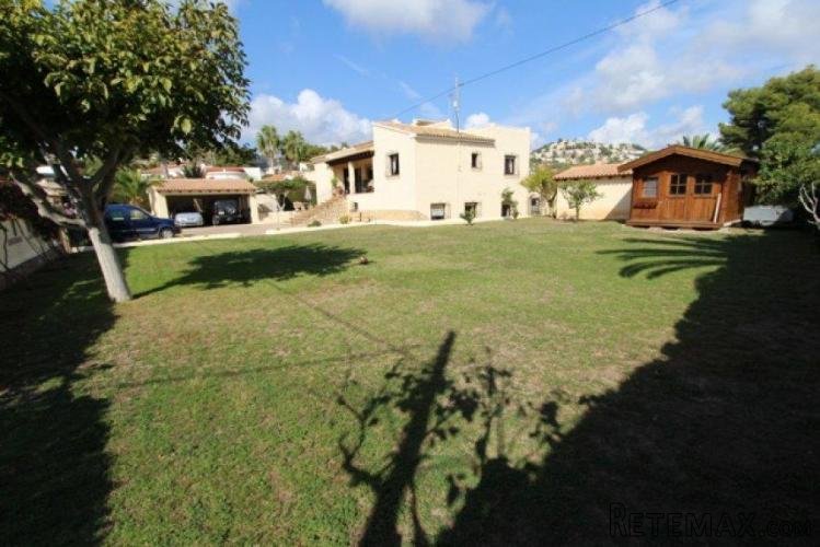 bright and spacious villa in Benissa Coast area. flat plot.. - 2