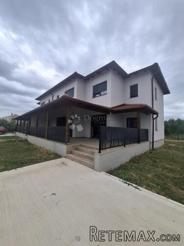 Moderna novogradnja u Murvici - 2