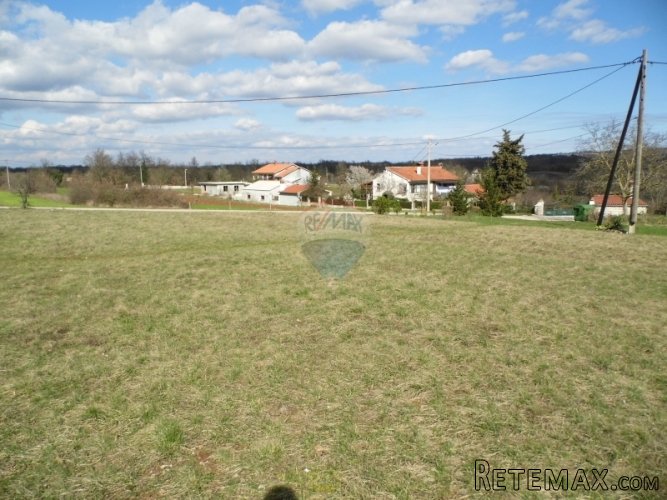 ISTRA, ŽMINJ, GRAĐEVINSKO ZEMLJIŠTE 3700 M2 - 5