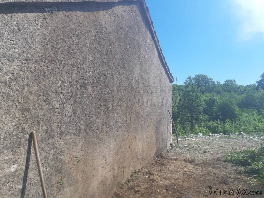 Kuća s potencijalom za kompletnu renovaciju - 5