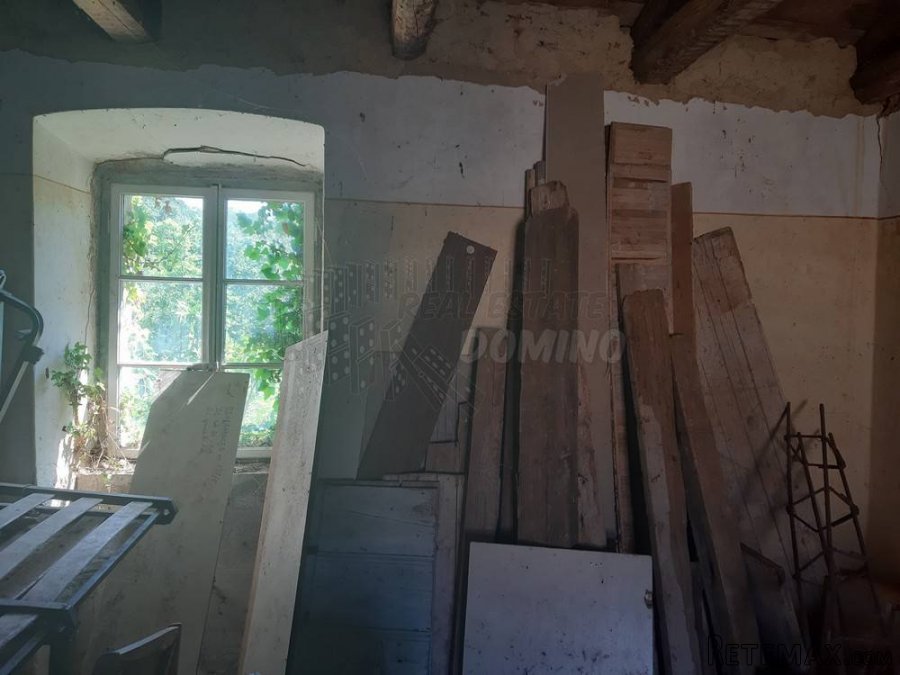 Kuća s potencijalom za kompletnu renovaciju - 6