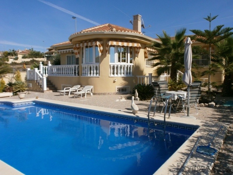 4 Bedrooms - Villa - Alicante - For Sale