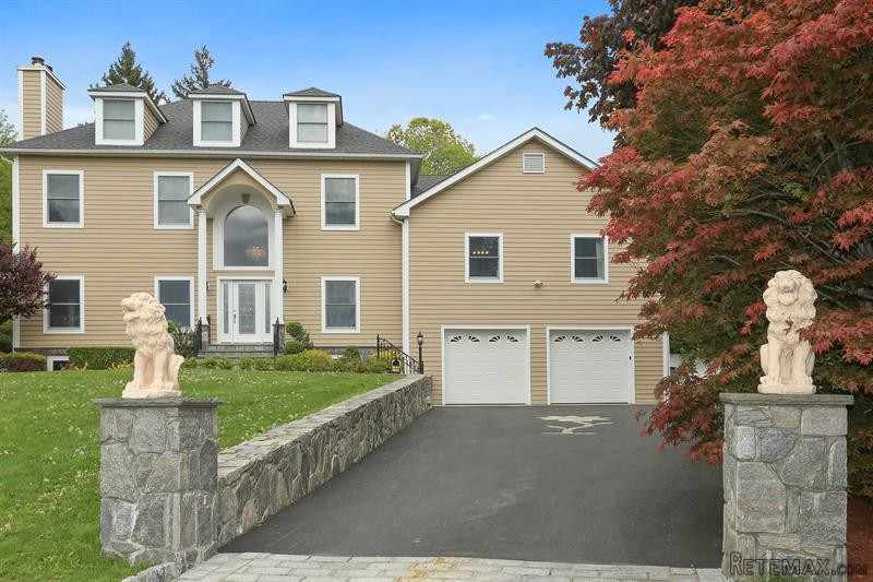 6 bedroom House For Sale: 13 Mancuso..
