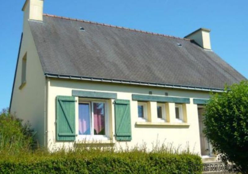 Traditional Detached House with Garden