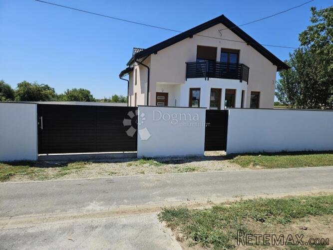OBITELJSKI DOM U SARVAŠU, 5 SOBA, 196m2! - 2