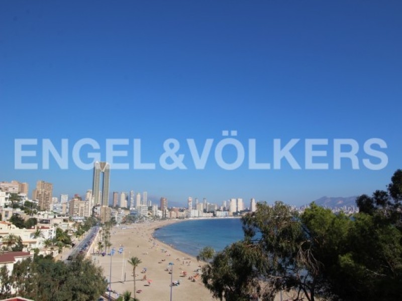 Villa To Reform In Poniente Beach
