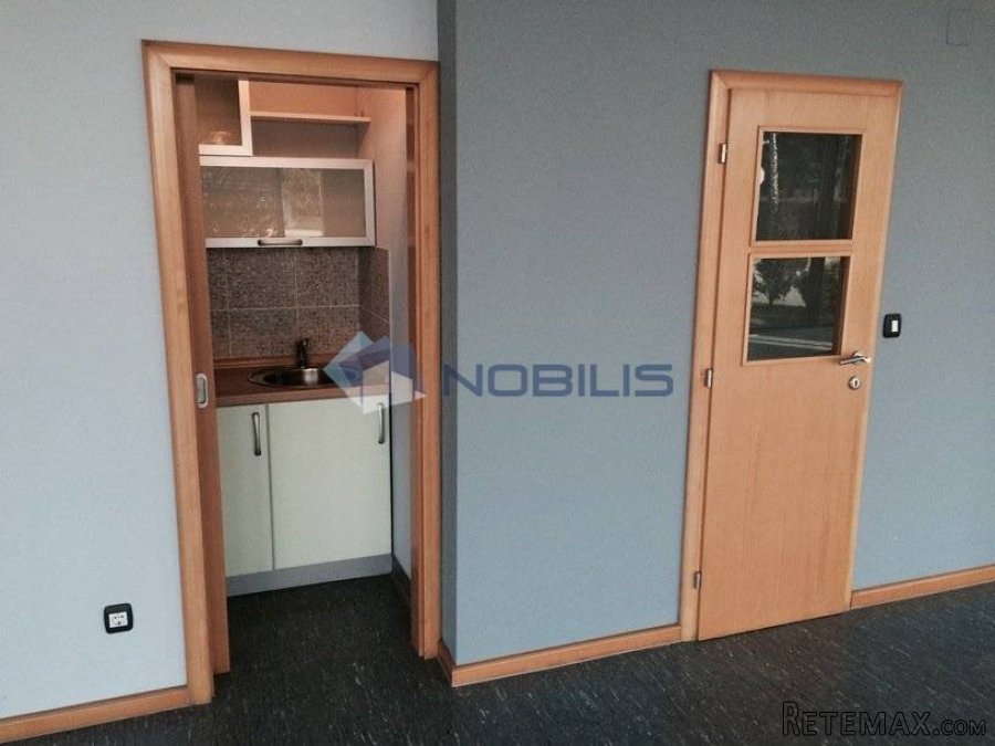 Zagreb, Lučko, poslovno-skladišni prostor površine 1400 m2.. - 2