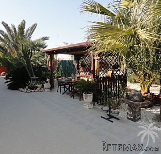 Beautiful detached villa located in a quiet cul-de-sac.. - 3