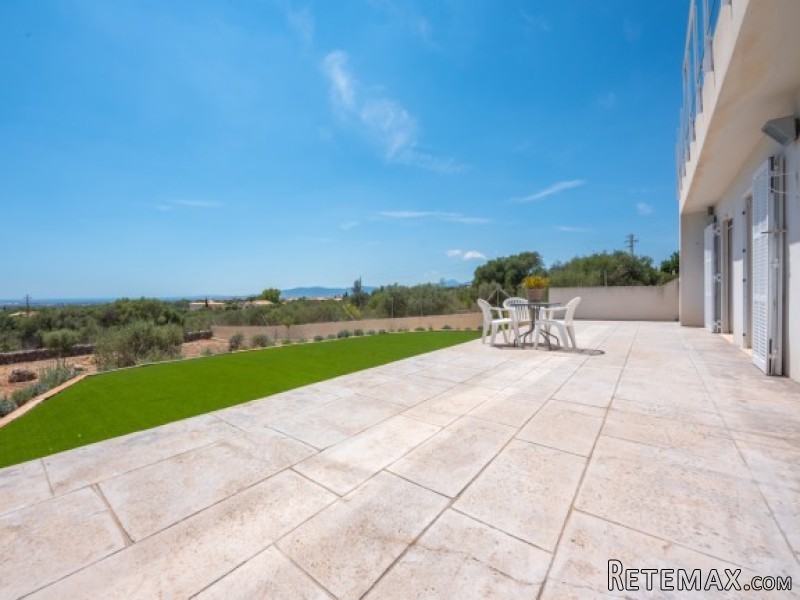 Modern Villa With Views To The Bay Of..