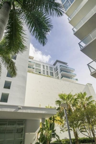 2 bedroom Flat For Sale: 201 AQUA AV #..