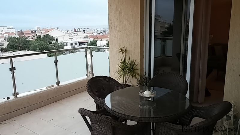 Superb sea and city views very quiet..