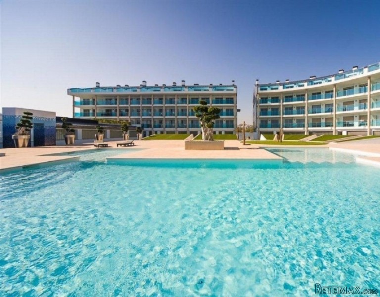 Luxury Front Line Apartment On The..