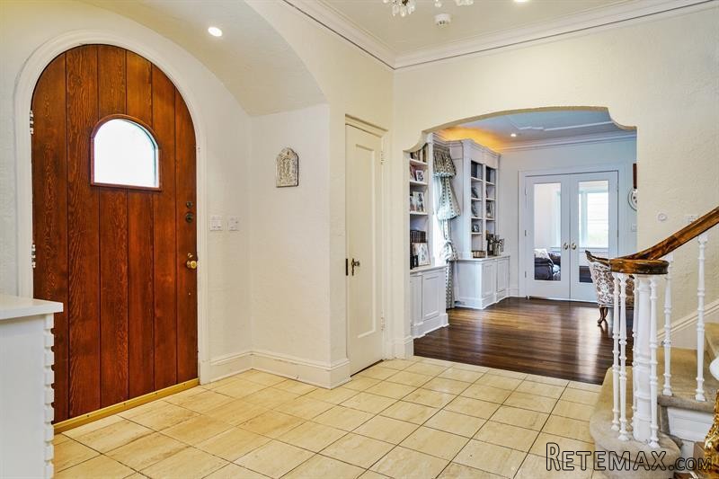5 bedroom House For Sale: 23 Dupont.. - 2