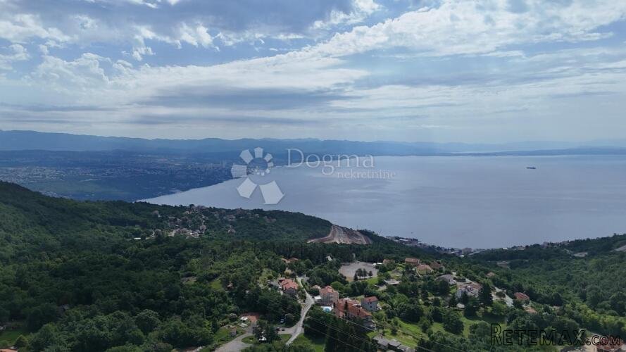 Veliko zemljište sa ogromnim potencijalom