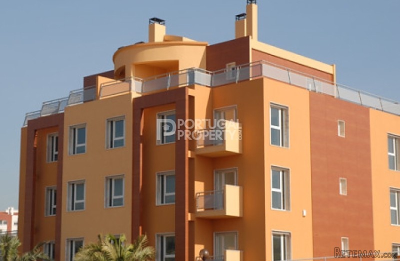 Modern Bright 3 Bedroom Apartment in..