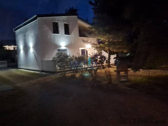 Vir, Kuća s 2 apartmana, 1. kat za adaptaciju - 2