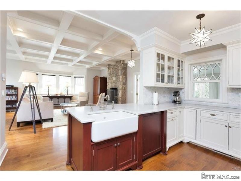 5 bedroom House For Sale: 110 SHORE.. - 2