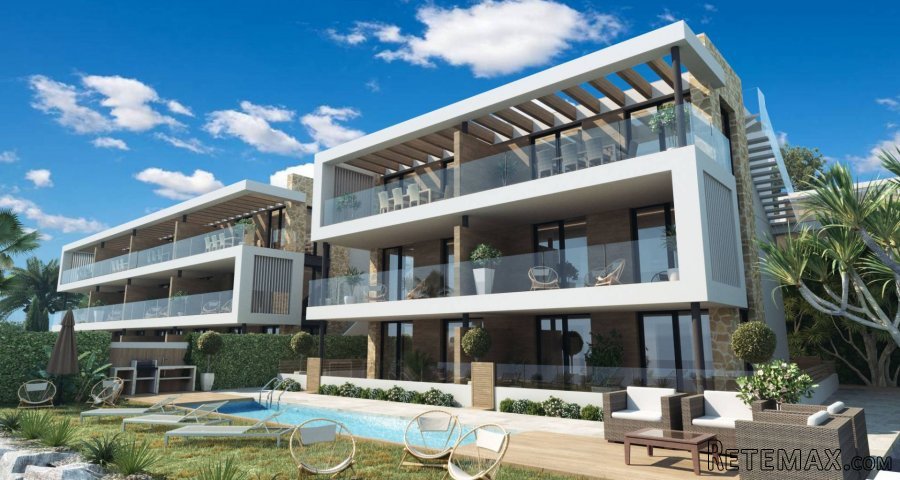 Apartamentos y áticos de construcción nueva en Ciudad Q..