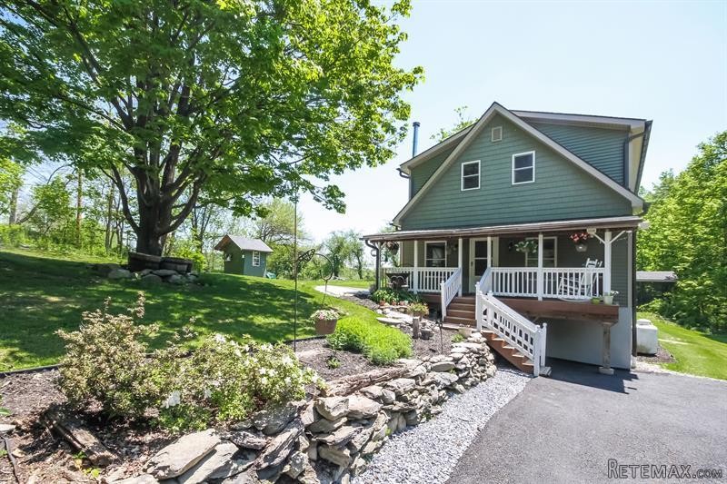 3 bedroom House For Sale: 176 Mountain.. - 2