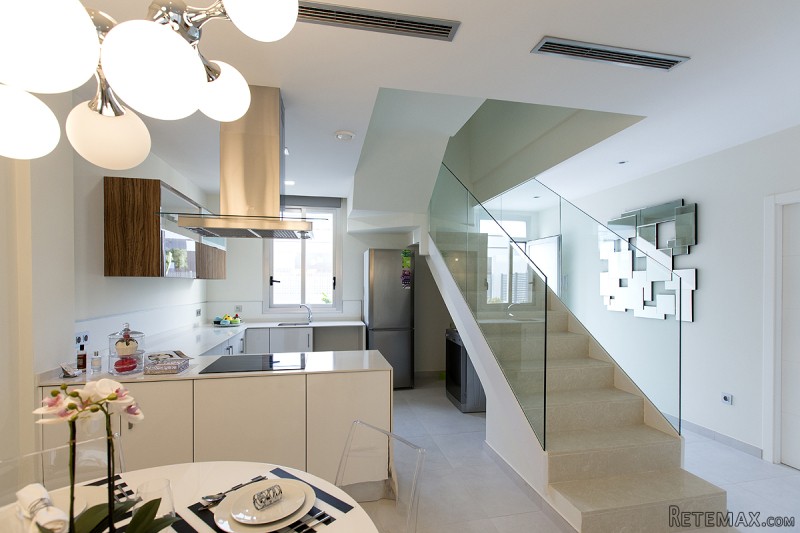New Build 3 Beds 3 Baths Detached Villa..