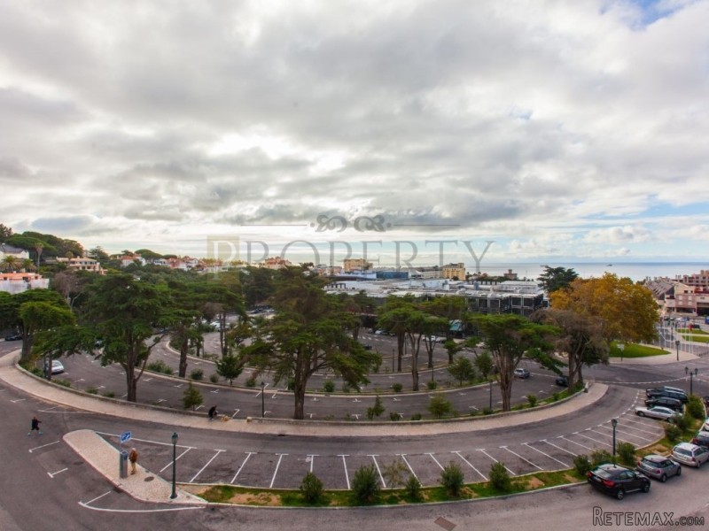 T3 Cascais Apartment with Shared Pool..