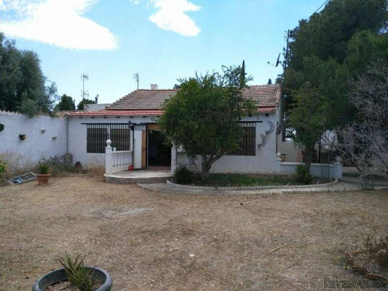 3 Bed Country House, Walking Distance..