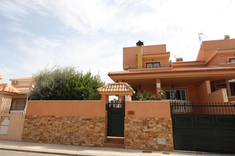 3 Bedrooms - Villa - Alicante - For Sale