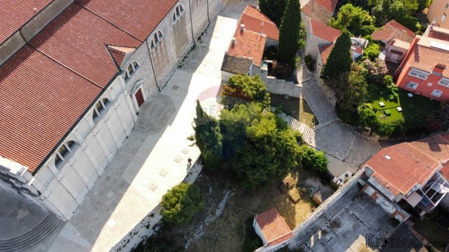 Rovinj-neponovljiva prilika za investiciju-parcela ispod crk - 9