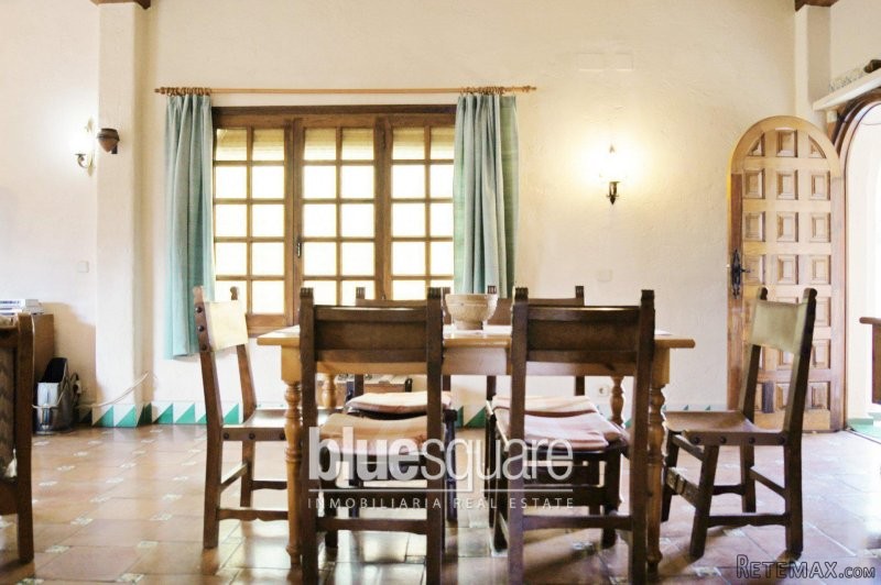 Spacious converted restaurant with open.. - 2