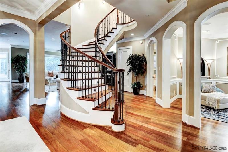 4 bedroom House For Sale: 1008 Pauline.. - 2