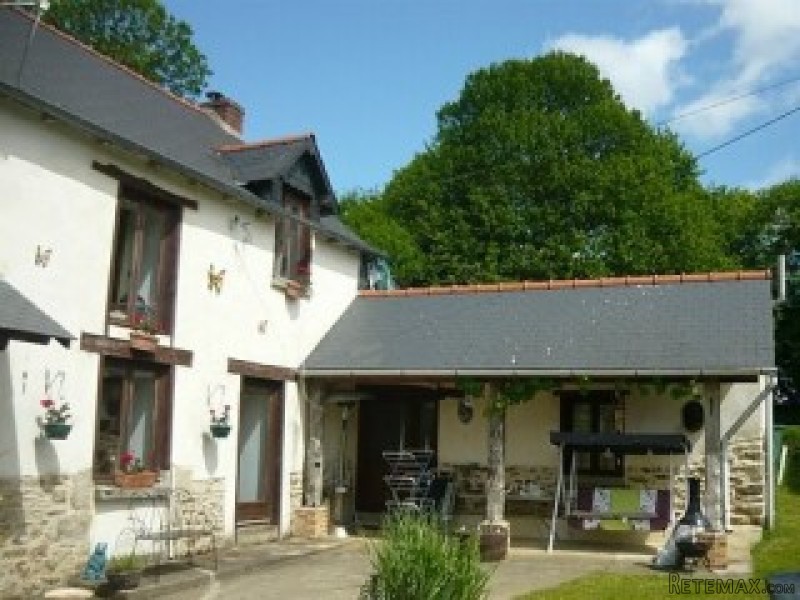 Farmhouse on 1.776 hectares, 196,100 € - 2