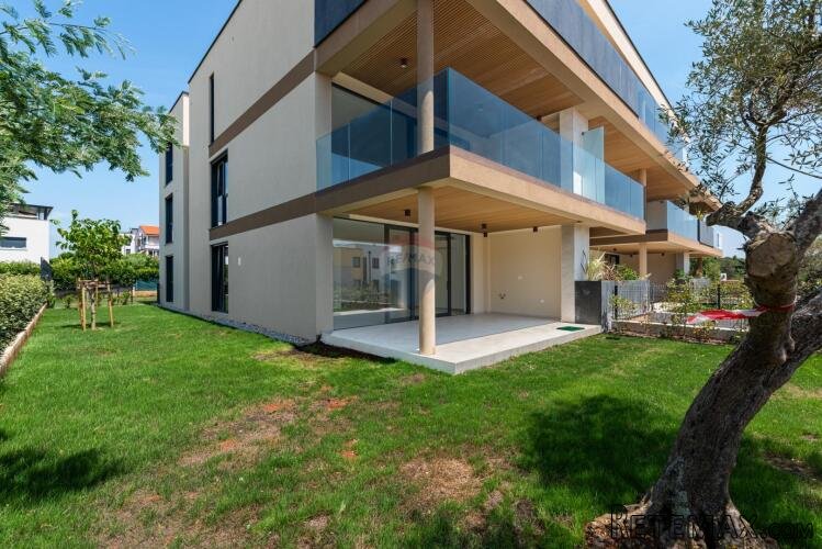 Istra, Novigrad - Stan u prizemlju s vrtom u novogradnji - 2