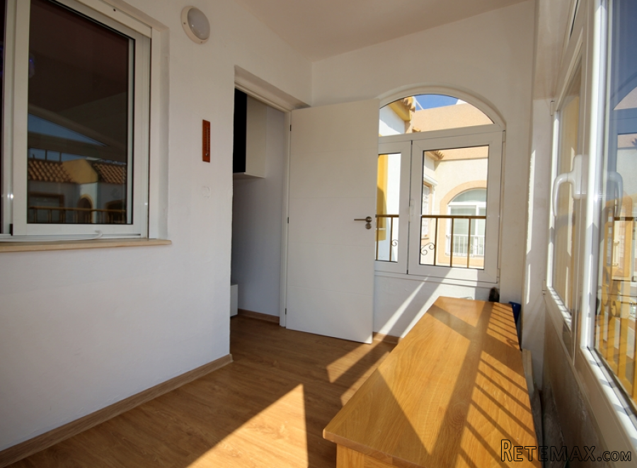 Bonito bungalow de 55 m2 en planta alta con solárium de 36.. - 4