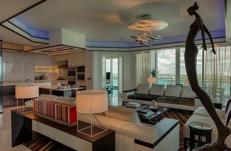 3 bedroom Flat For Sale: 10295 Collins.. - 2