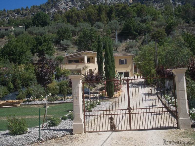 Recently Built Villa With Garage, Pool..