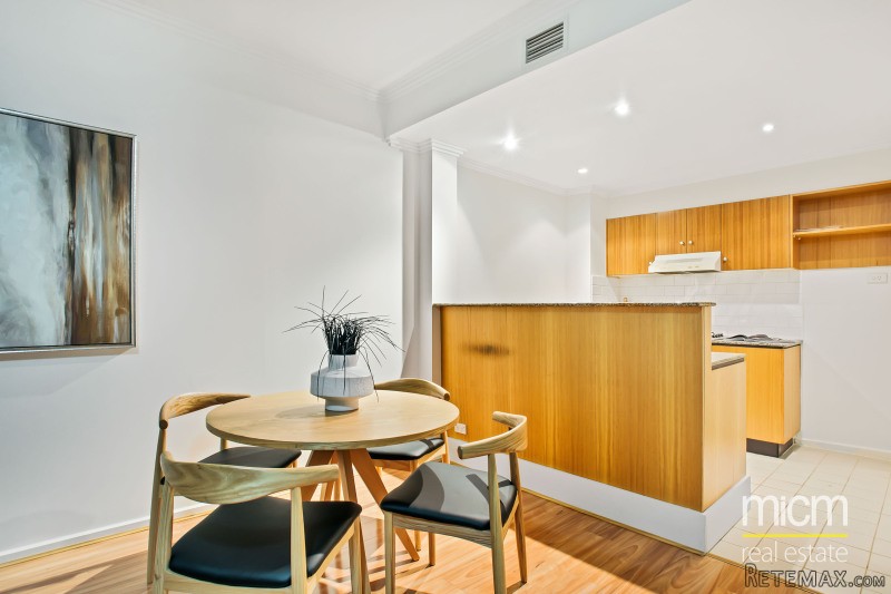 A Modern Favourite in Flagstaff Square - 2