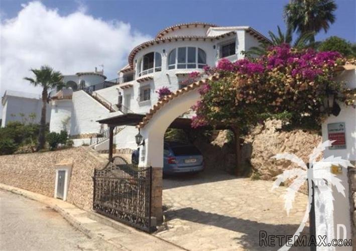 Fantastic sea views from this south-facing detached villa.. - 2