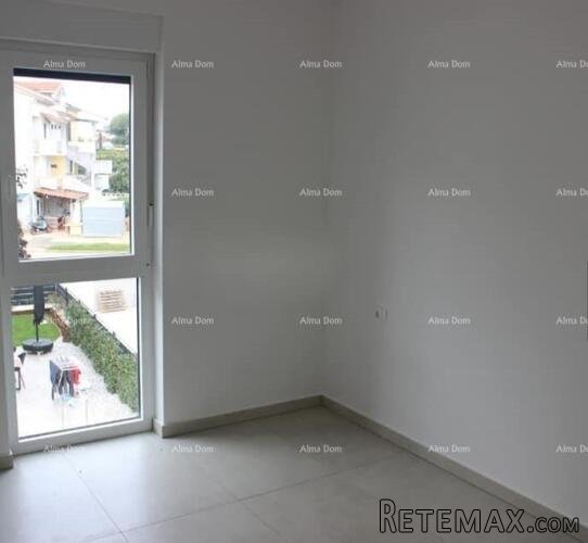 Prodaje se prostrani 5-sobni stan površine 150 m², Poreč - 2