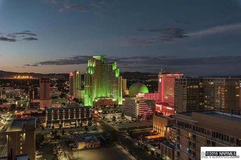 2 bedroom Condominium For Sale: Reno..