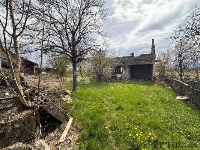 GRAĐEVINSKO ZEMLJIŠTE BLIZINA CENTRA S UCRTANIM OBJEKTIMA - 3