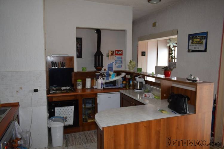 Kuća od 265m2+ dva poslovna prostora - 3