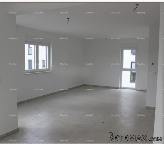 Prodaje se prostrani 5-sobni stan površine 150 m², Poreč - 3