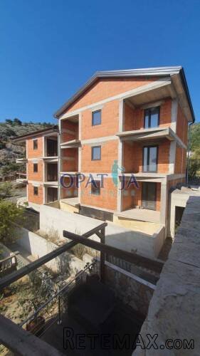 Senj, kuća sa 6 apartmana, podzemni parking - 3
