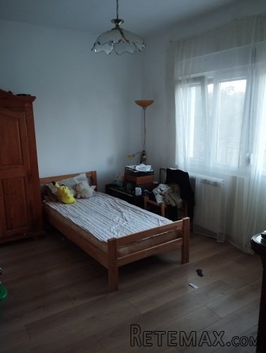 Tresnja,kuca 200m2,20ari,uknjizeno,vlasnik 1/1 - 4