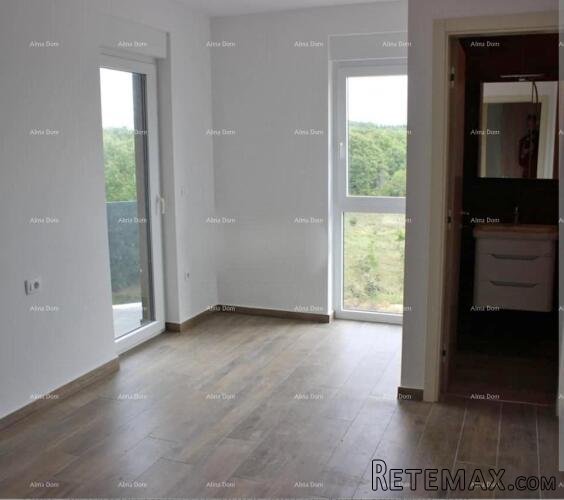 Prodaje se prostrani 5-sobni stan površine 150 m², Poreč - 5